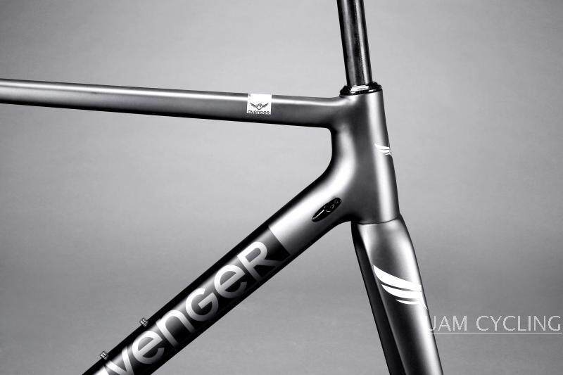 鸿富产品avenger复仇者高模碳纤维车架公路车架轻量版车架a6