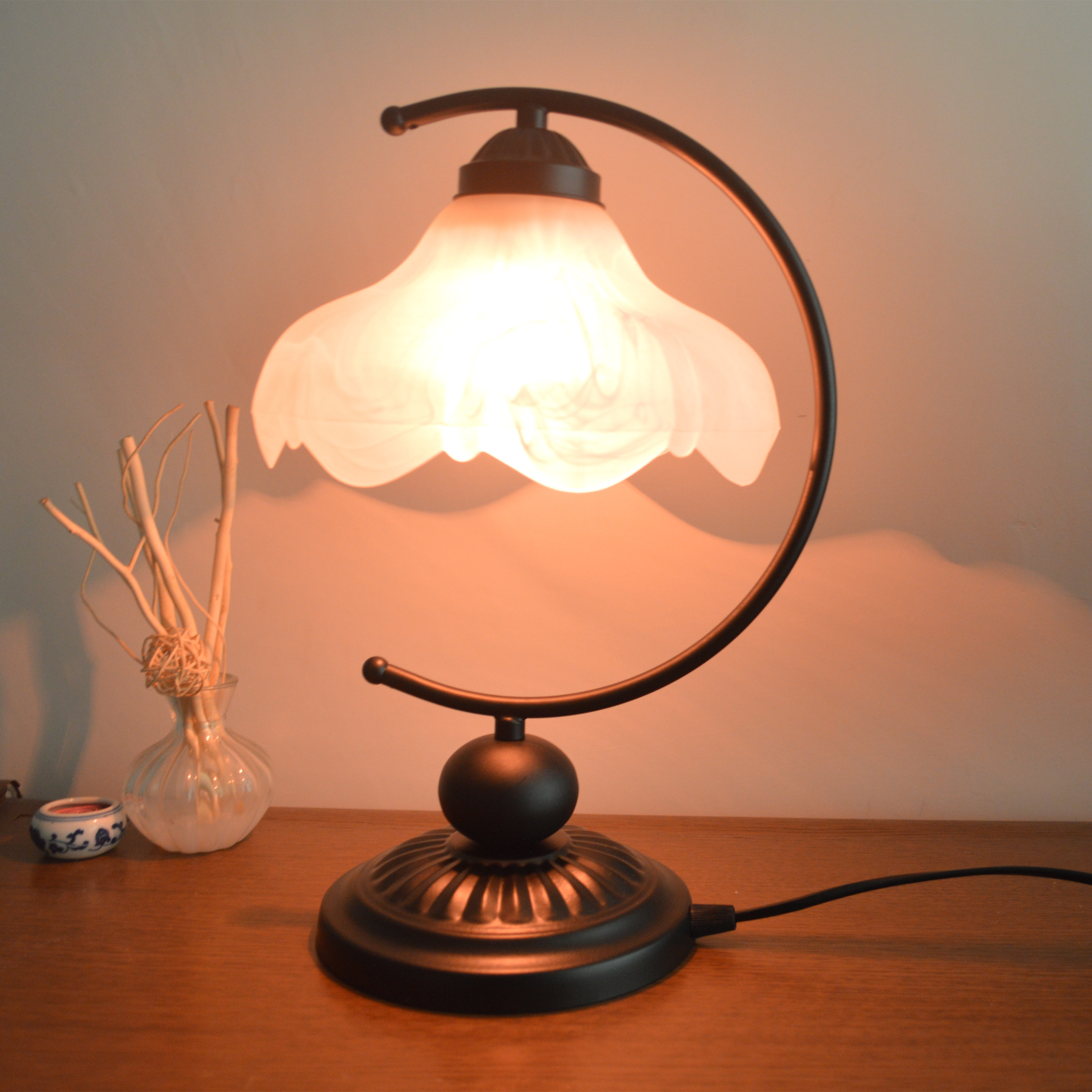 美式台灯卧室床头温馨创意简约宿舍可调光欧式台灯护眼书桌插电式