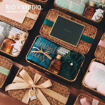 Wedding best man with hand gift female bridesmaid wedding high-end gift gift box set towel creative Mid-Autumn Festival gift