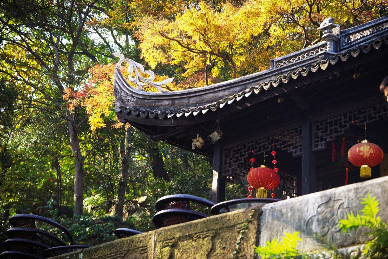 四百八十寺之一,惠山寺始建于1500多年前的南北朝,寺建半坡,诵经鸣钟