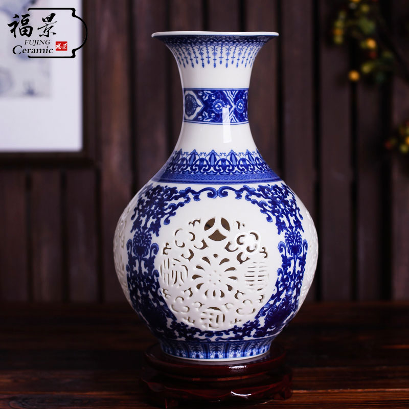 The scene of household type hollow out of The blue and white porcelain egg furnishing articles glair imitate study The qing ceramics handicraft ornament