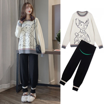 Pregnant womens autumn suit fashion model 2020 new spring and autumn bear sweater plus velvet pants two-piece autumn and winter