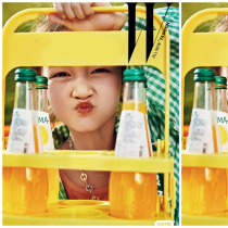 Childrens photography props yellow beverage shopping basket location creative documentary baby photo photo hand holding board ornaments