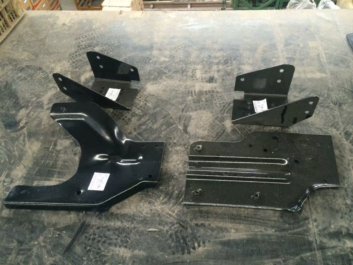 山东凯马汽车配件原厂正品福运来3300驾驶室挡泥板支架