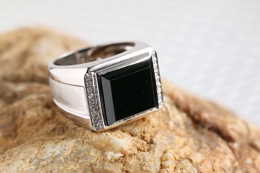 18k金镶钻玻璃种黑透墨翠方形男戒12.03克