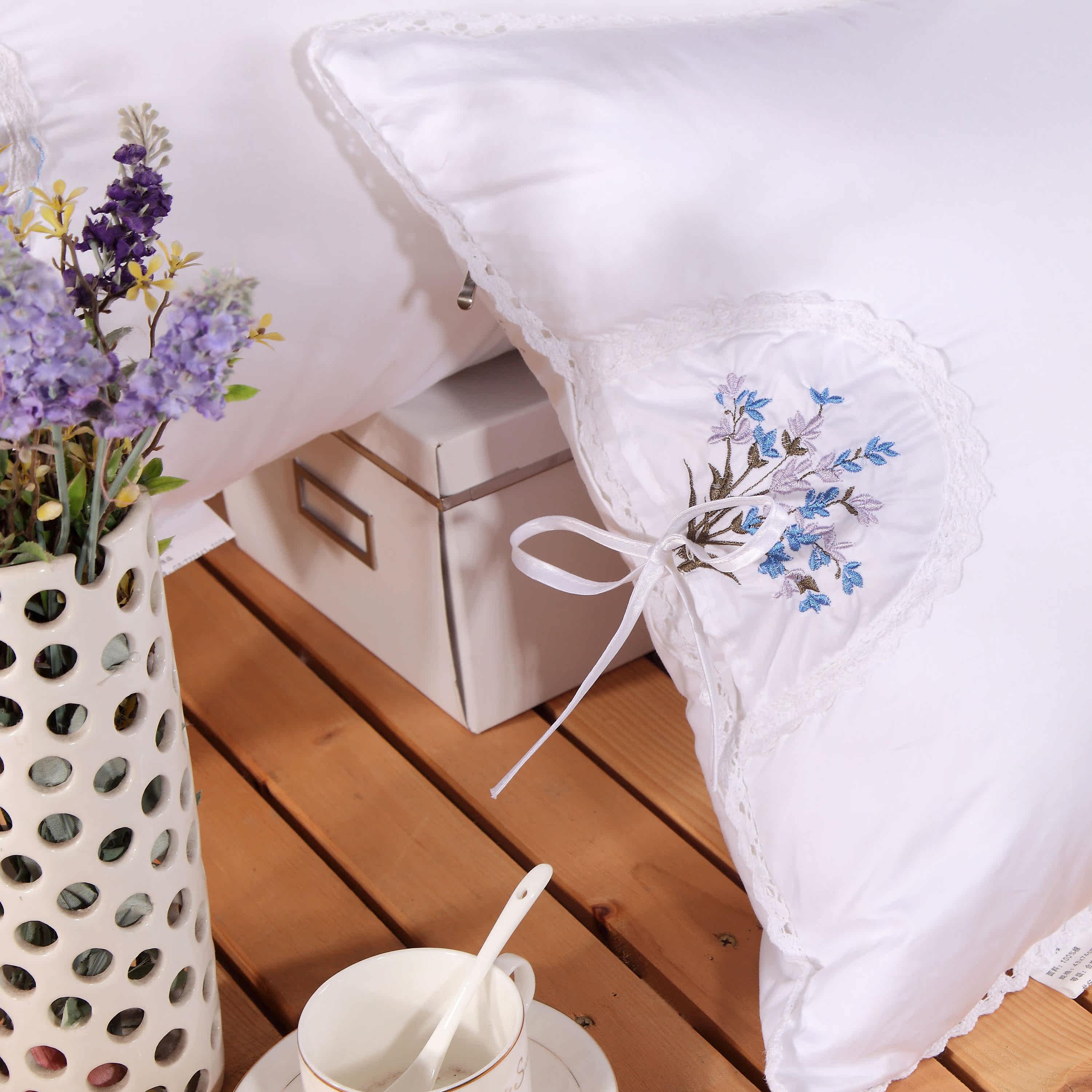 全棉薰衣草枕头助睡眠成人颈椎枕美容养颜枕刺绣羽丝绒枕芯包邮