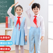 Childrens chorus performance clothing primary and secondary school students collective poetry recitation New Years Day competition sports performance clothing