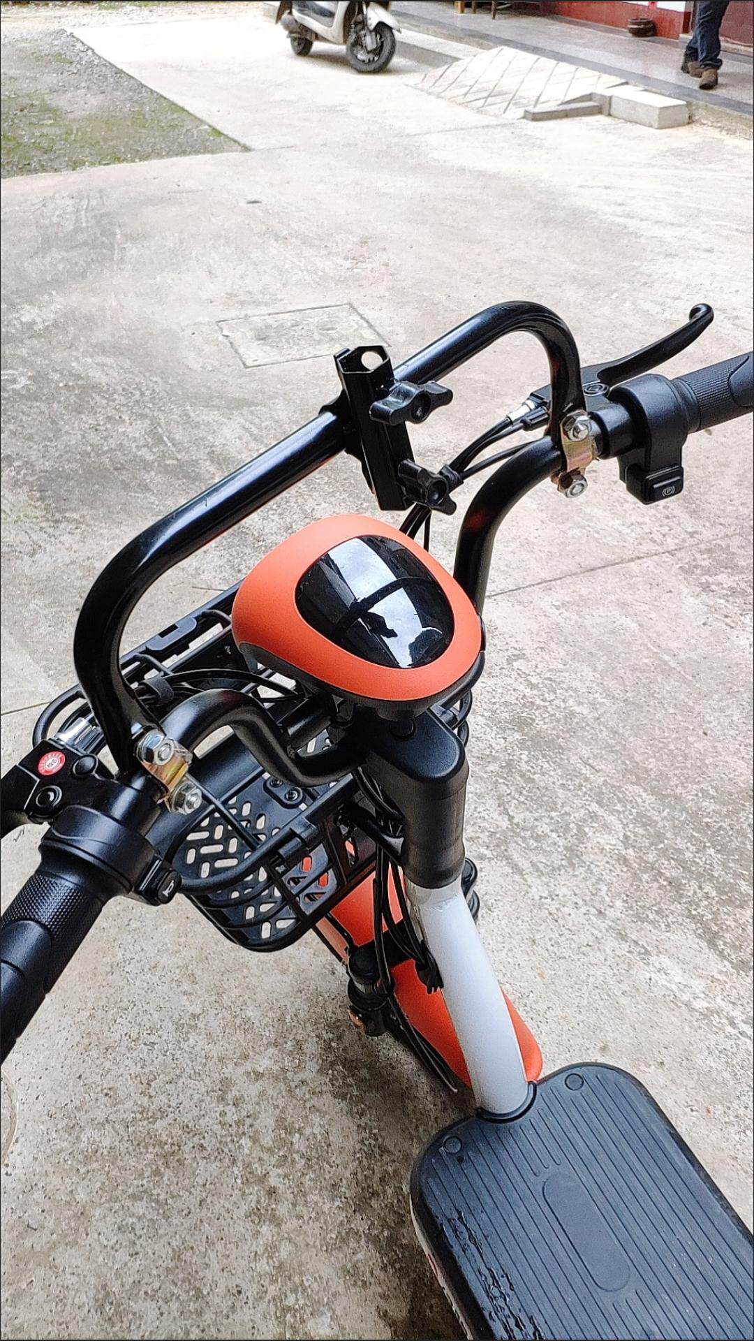 电动车撑伞架固定架遮阳伞架外卖车雨伞支架电瓶车新款黑色撑伞架