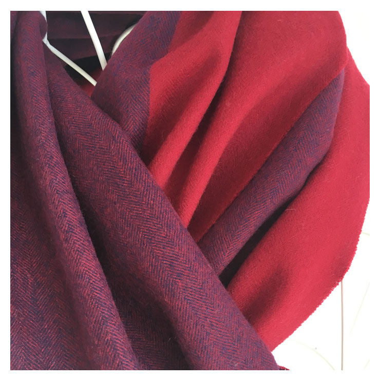 新品特价高端欧洲站通用款人字纹拼色羊绒围巾60支半精纺蓝绿色