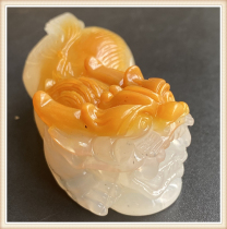 Yunnan Huanglong jade ice seed dragon hand hand piece Jinsha transfer wealth evil evil prevention small man Yin and Yang foot eye