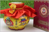 Tibet Minzhu Lin Monastery Property and treasure Treasure Bottle Treasure and Treasure Bottle Temple High Monks Costume Tibetan Monastery Junction