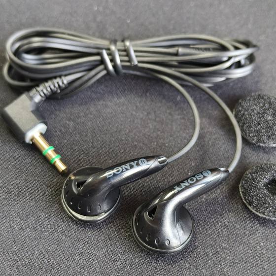 Original Japanese stock E808+ bass erji mobile phone Computer MP3 universal subwoofer earbuds
Original Japanese stock E808+ bass erji mobile phone Computer MP3 universal subwoofer earbuds