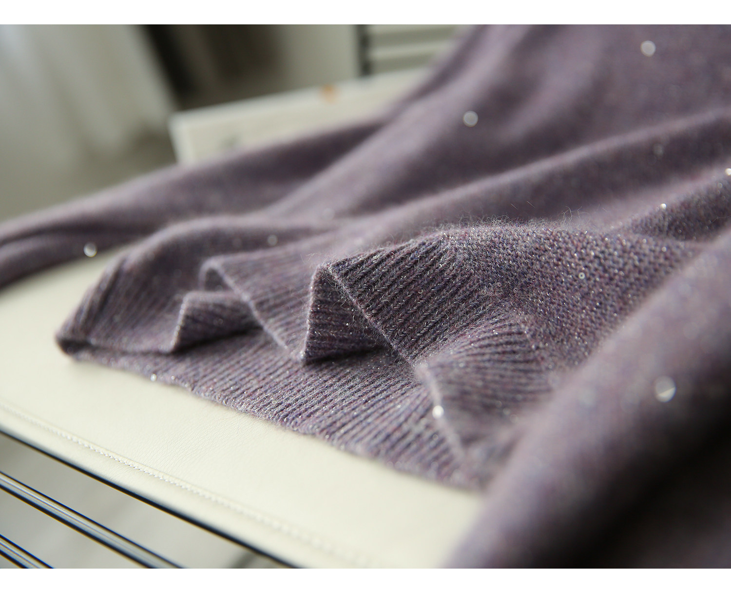 zyt362228vg 繁星微闪!薰衣草紫 珠片软糯轻暖 圆领针织毛衫