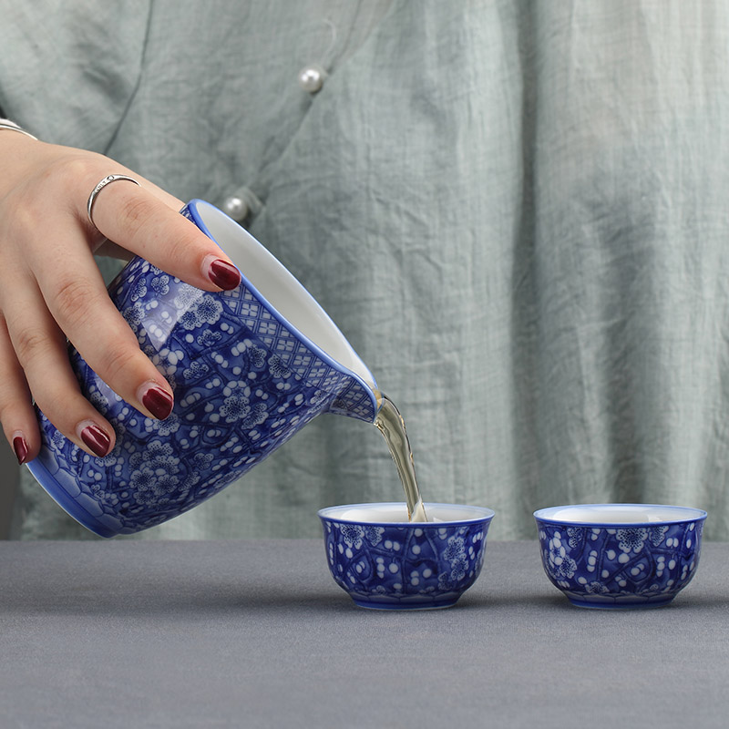 Kung fu tea tea is Chinese ceramic cup home six ideas of blue and white porcelain teacup suits for the living room
