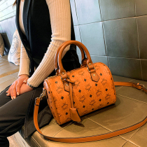 Hong Kong Tide brand leather large capacity shoulder bag fashion portable cross bag pillow big bag pet backpack bag