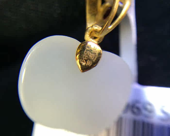 老凤祥金镶玉和田白玉苹果挂坠 999黄金镶苹果 和田玉苹果吊坠