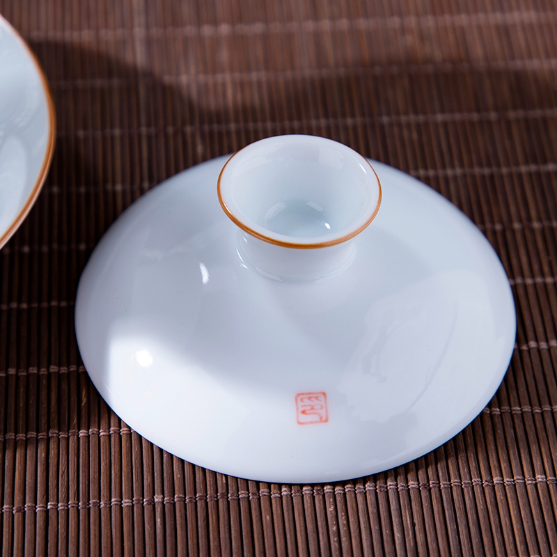 Jingdezhen blue and white porcelain tureen ceramic cups kung fu tea set only three cups of tea to use hand grasp the teapot