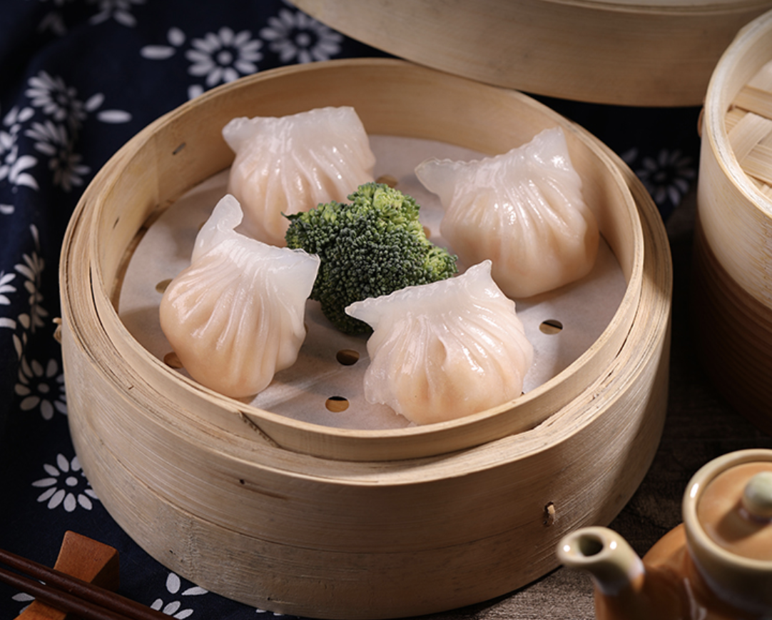 美味诱人,深受消费人群喜欢,这款水晶虾饺便是用虾仁原浆制作,纯手工