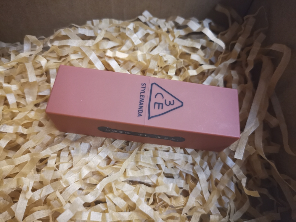 新品牌3CE胡萝卜色/脏橘色口红哑光质地很高级_in榜 新品牌3CE胡萝卜色/脏橘色口红哑光质地很高级