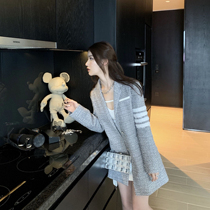 CHICYOU (Qing Cold Beauty School Sister) Grey Blue Woven Tattoo Academy Four Bar Suits Fur Coats