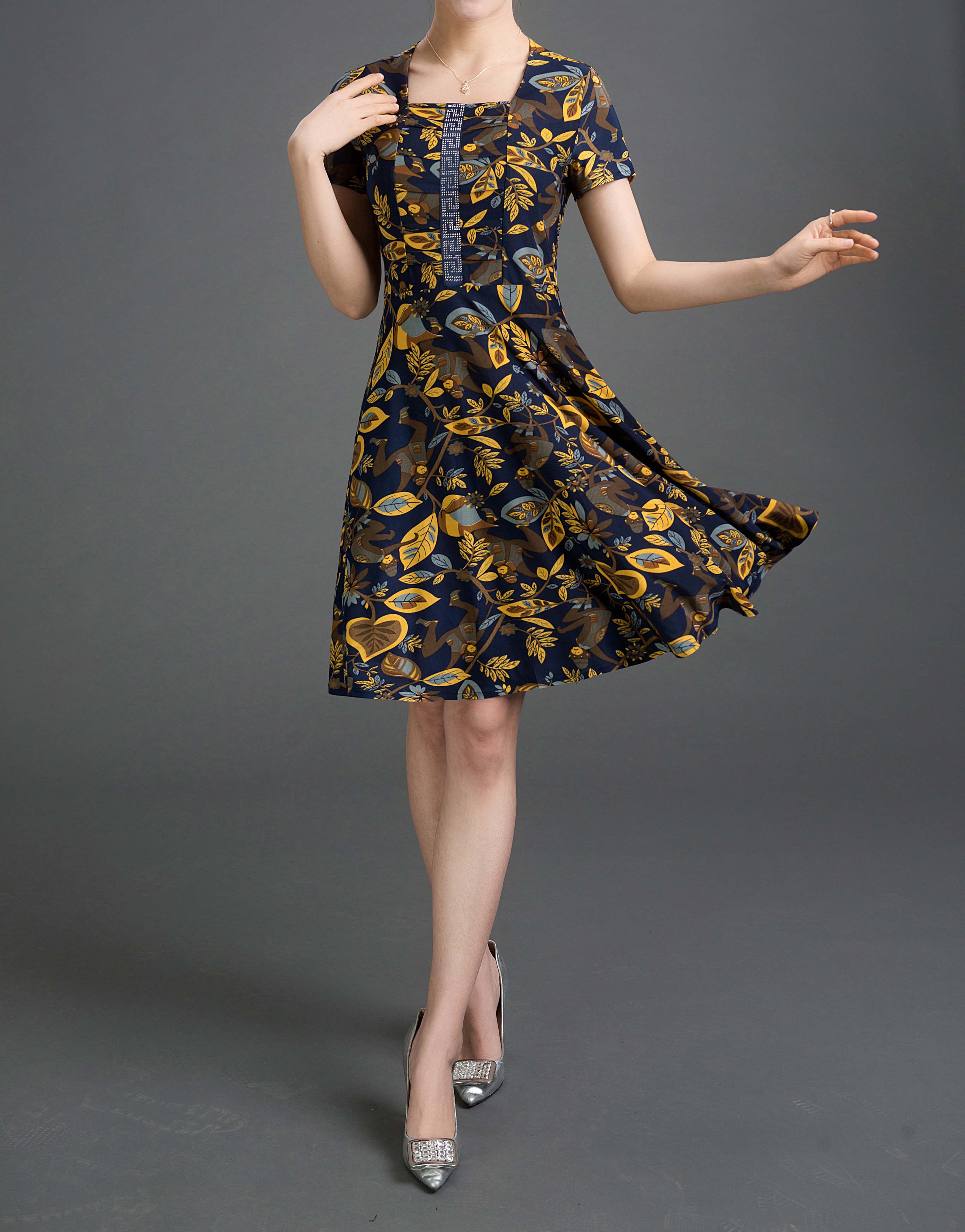 妈妈春装连衣裙中年妇女装40岁中长款短袖中老年女装夏季裙子大码