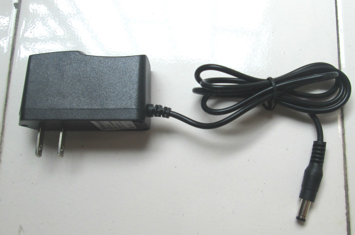 8v1a圆头充电器 12v电动喷雾器电瓶充电器