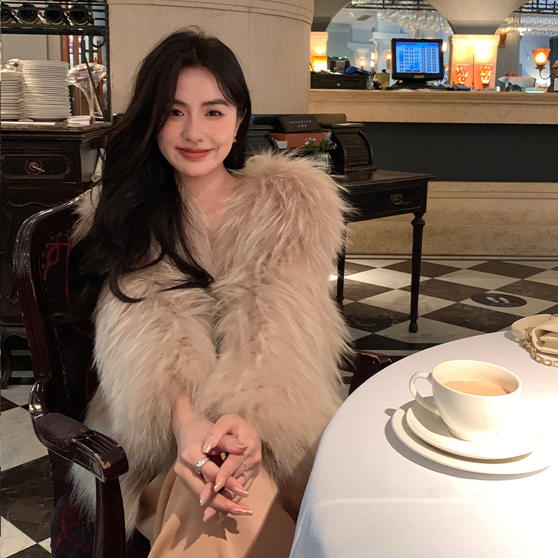 Jiajia fur 2023 new raccoon dog fur bifacial woven fur straw jacket woman temperament famous for young and short-Taobao