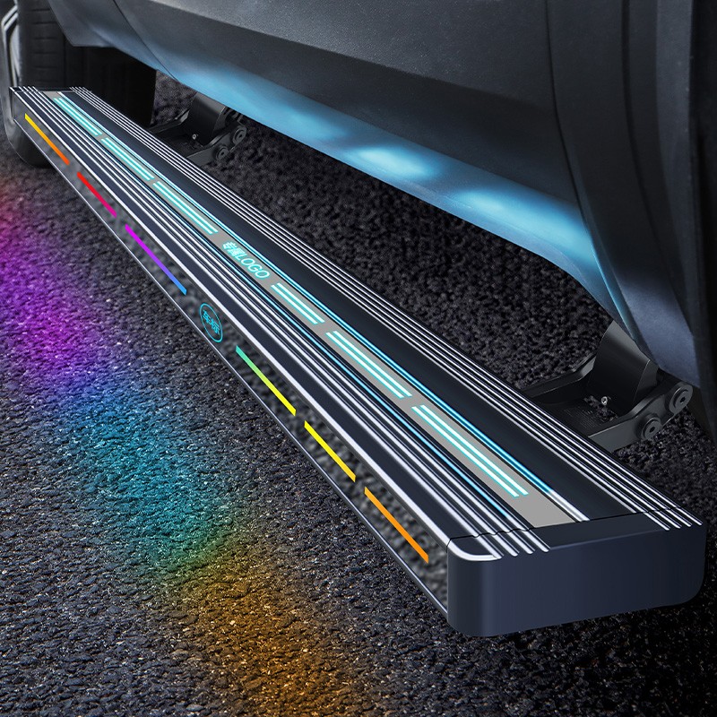 福特探险者车主深夜归家被一脚踏板暖哭