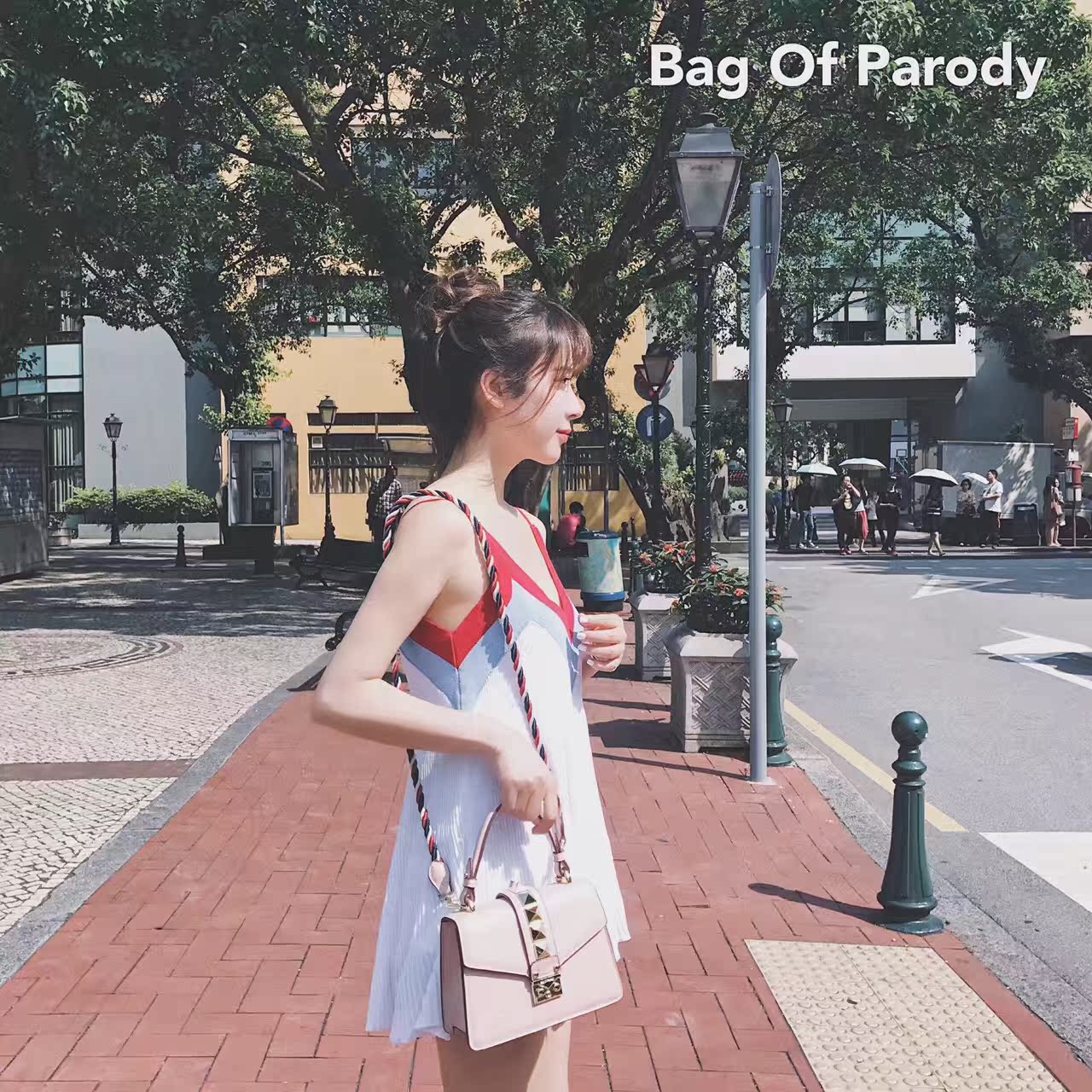 mcm鎖頭包開的好麻煩 Bag of parody 鎖扣小方包女單肩斜跨包手提麻繩包小包包鉚釘女包 mcm鎖扣包