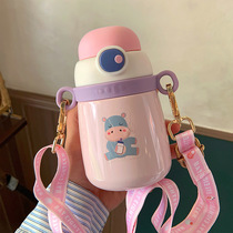 Belt with a childrens insulated cup with straw Dual-purpose baby duckbill cup baby Learn to drink water for a cup of water