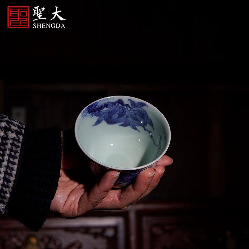 Holy big blue - and - white porcelain branch rui peach lines master cup manual hand - made jingdezhen tea kungfu tea sample tea cup