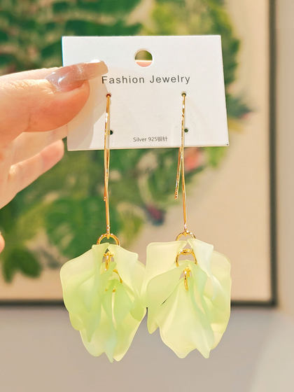 Zlomj Fresh Super Fairy Seaside Fashion Flowers Tassel 귀 매달려 기질 고급 여름 꽃 술 Tassel Earrings Women Zlomj Fresh Super Fairy Seaside Fashion Flowers Tassel 귀 매달려 기질 고급 여름 꽃 술 Tassel Earrings Women