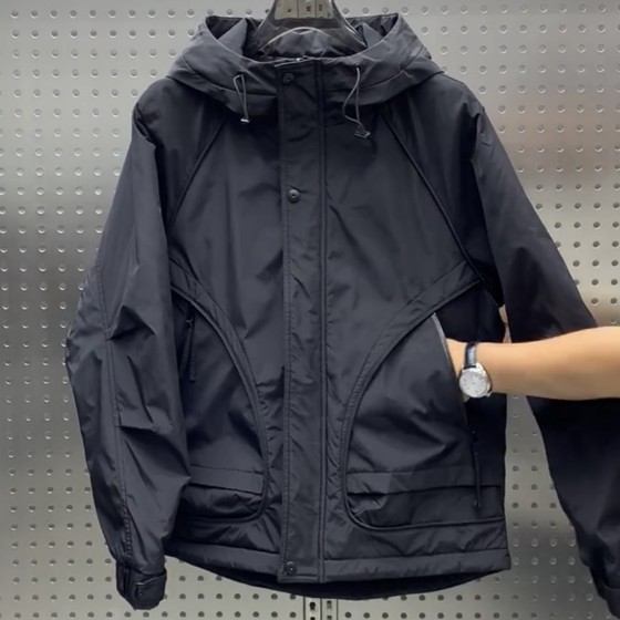 Spring and Autumn American workwear windproof and warm hooded jacket simple and versatile men and women's same outdoor charge jacket
Spring and Autumn American workwear windproof and warm hooded jacket simple and versatile men and women's same outdoor charge jacket