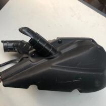 Applicable to Guangyang corner lover rapping KCC 4v air filter filter assembly