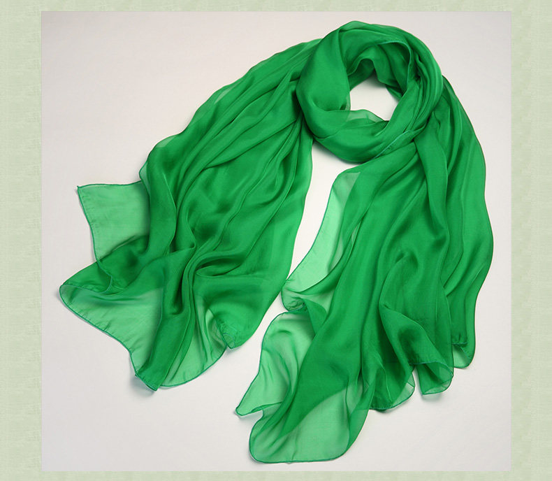 绿色真丝丝巾2018新款冬季百搭围巾长款纯色披肩桑蚕丝纱巾春秋女