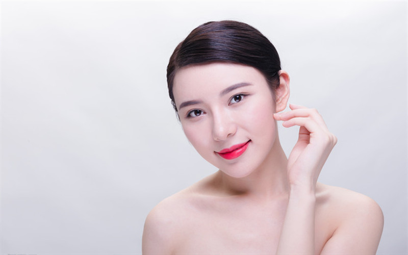 秋冬撸妆易卡粉?分步教你打造无暇底妆15
