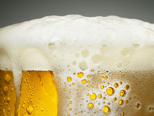 啤酒泡沫竟有如此妙用!喝酒多年全搞错了