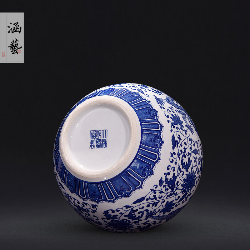 Jingdezhen ceramics vase furnishing articles sitting room flower arranging Chinese longteng the qing qianlong blue and white porcelain decorative arts and crafts