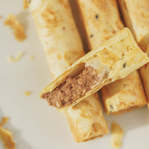 The Ling Food is a good one) Hazelnut chocolate sandwich and peanut butter sandwich egg roll with egg aroma foot