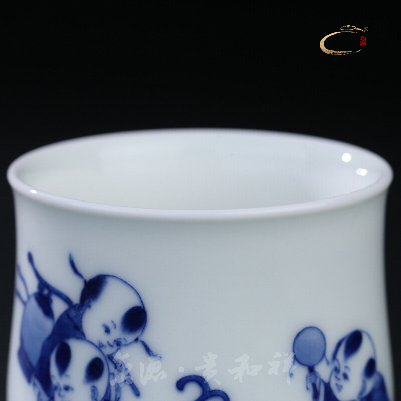 Blue and white tong qu and auspicious jingdezhen manual kung fu tea cup cup hand - made master cup Blue and white porcelain cups