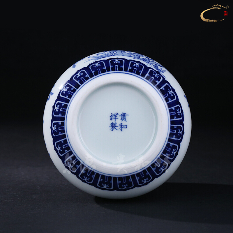 Beijing 's blue and white flowers and birds and auspicious save tea caddy fixings jingdezhen ceramics receives gifts tea packaging gift box