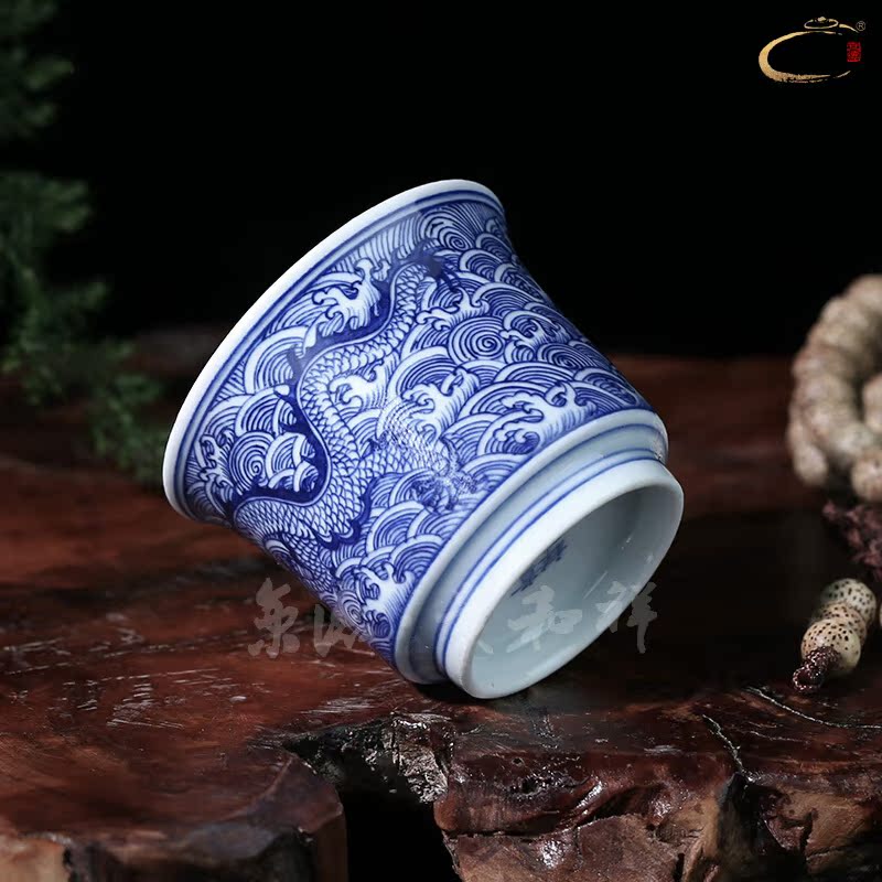 Beijing DE jingdezhen blue and white sea grain and auspicious dragon cup manual sample tea cup masters cup ceramic kung fu tea cup