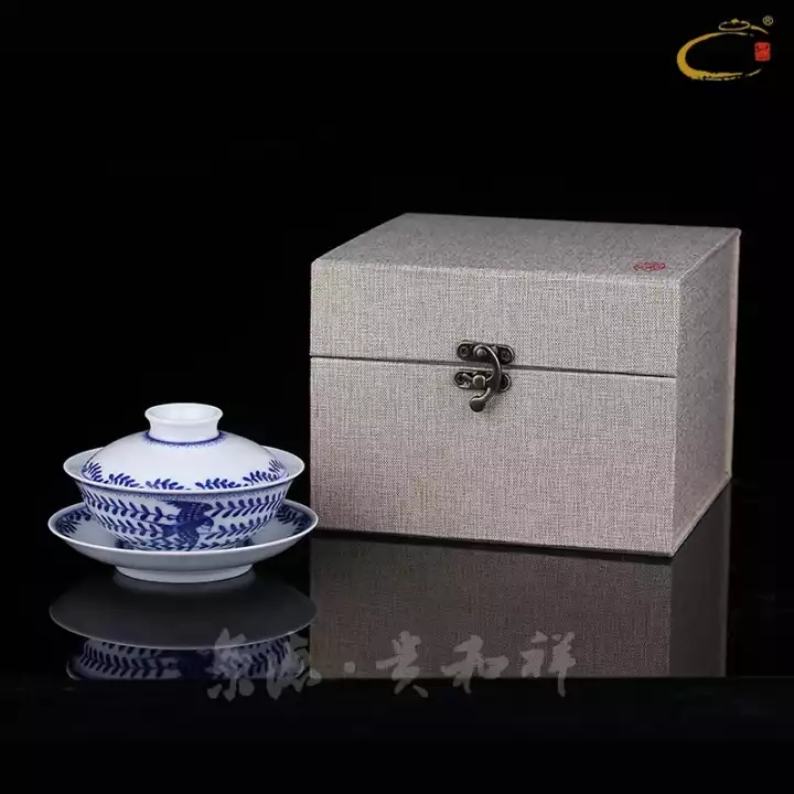 Jing DE and auspicious cup of jingdezhen blue and white only three bowl of tea bowl of blue and white pure manual four seasons changchun tureen