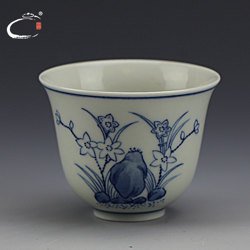 And auspicious jing DE treasure admiralty cup of jingdezhen blue And white porcelain cups master hand bowl sample tea cup masters cup