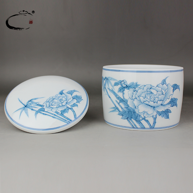 And auspicious hand - made jingdezhen blue And white with a silver spoon in its ehrs expressions using caddy fixings checking ceramic large seven cakes tea packaging gift box