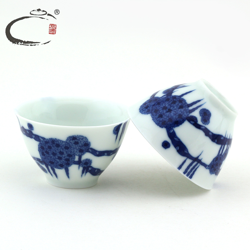 Beijing 's blue and white kung fu tea sets and auspicious all hand ceramic gift packaging group suit tureen tea cups