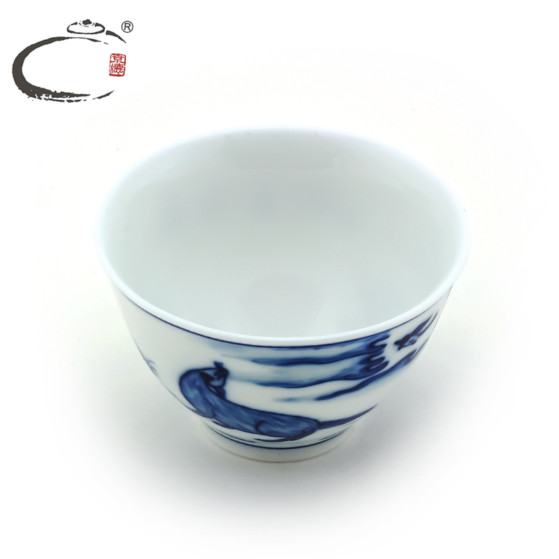 And auspicious manual tea cups, jing DE jingdezhen up works hand - made teacup sample tea cup of blue And white porcelain cup