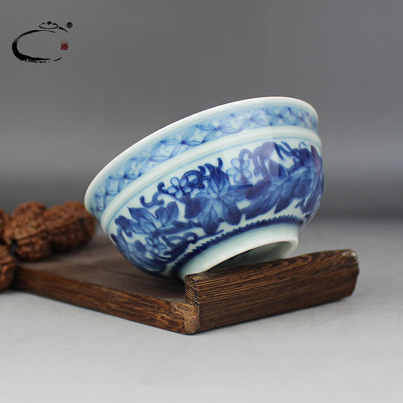 And auspicious jing DE jingdezhen blue And white green design collection cup hand - made ceramic kung fu tea cups sample tea cup