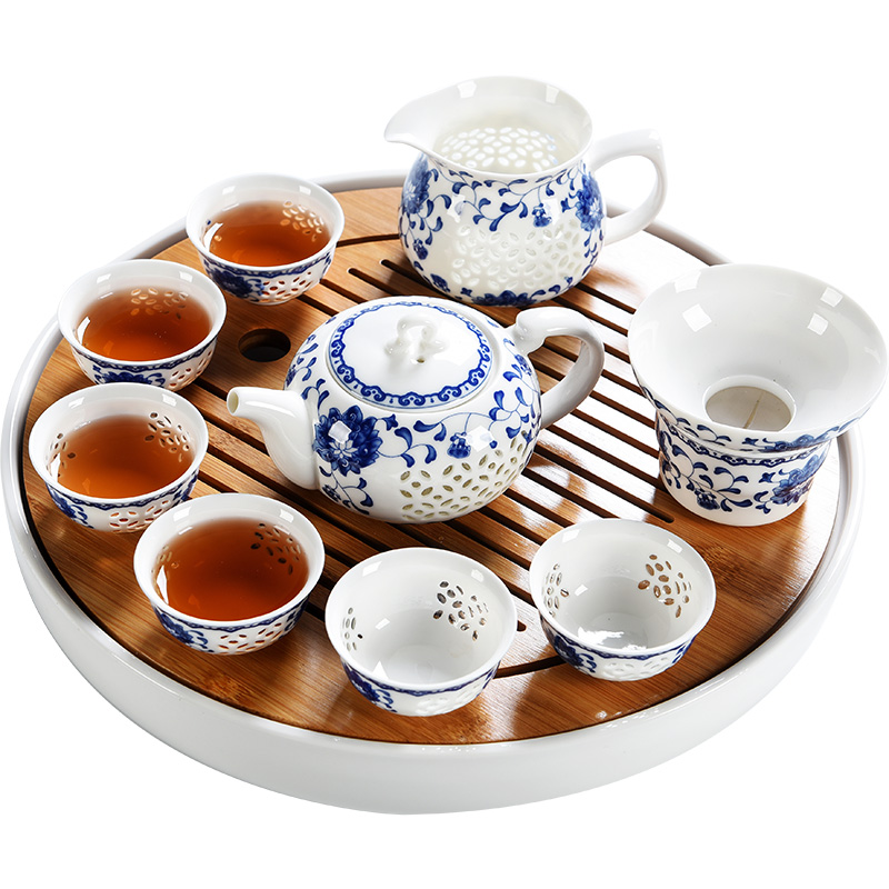 Blue and white porcelain god exquisite household ceramics kung fu tea tea tray was suit portable travel teapot tea, the tea is taking