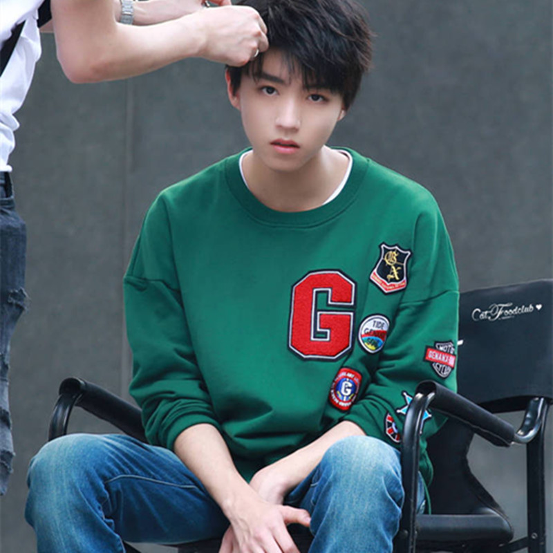 王俊凯明星同款衣服2018春小鲜肉情侣男字母刺绣绿色